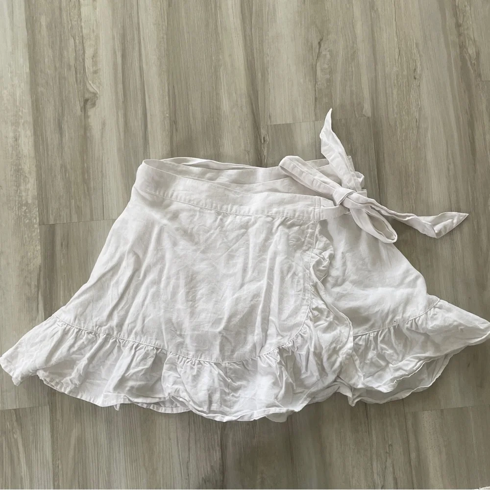 Aerie Linen Blend Lined Ruffle‎ Wrap Mini Skirt White Size XS